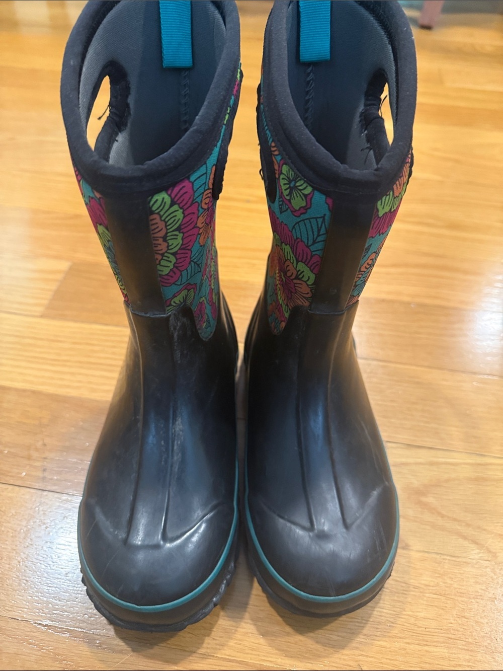 Bogs girls pansies  snow boots size 2 .